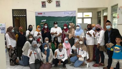 Wahid Foundation Berbagai Sembako ke Warga Duren Seribu Bojongsari
