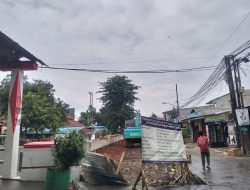 Ada Pekerjaan Perbaikan Jalan Tanah Baru Ditutup, Imbasnya Jalan Perkampungan Macet