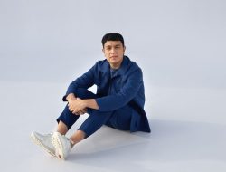 Lirik Lagu Tujuh Belas dari Tulus ‘ Indahnya Dunia Masa Remaja ‘