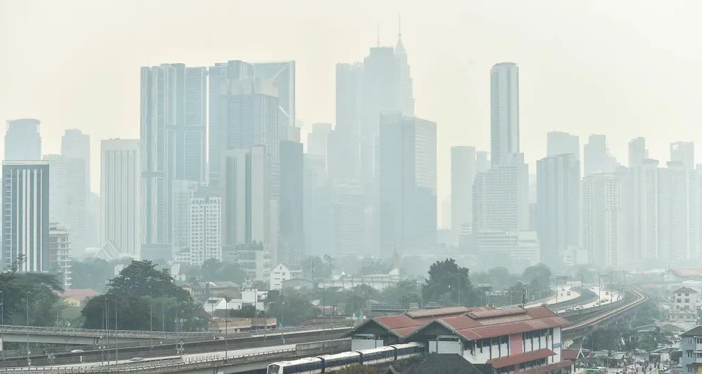 Asap Karhutla Sempat Masuk Jabodetabek, BMKG Ungkap Kondisi Terbaru: Warga Depok Jangan Abaikan Kualitas Udara